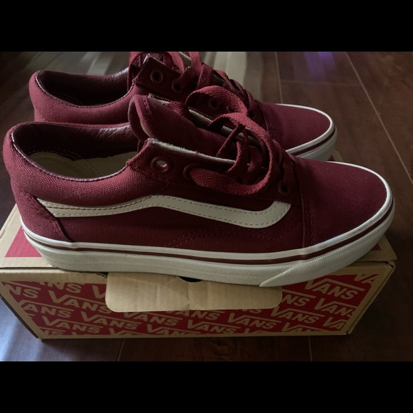 Burgundy Vans ladies - Picture 2 of 3
